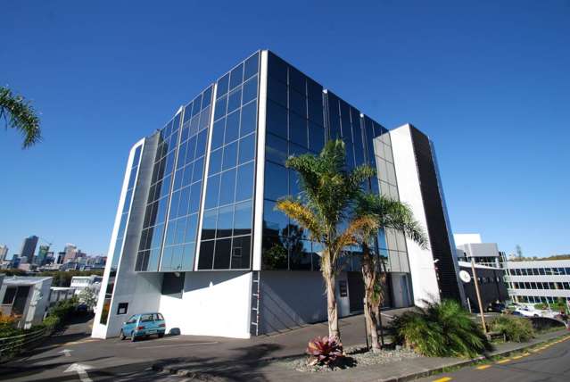 FANTASTIC FREEMANS BAY OFFICE WITH VIEWS