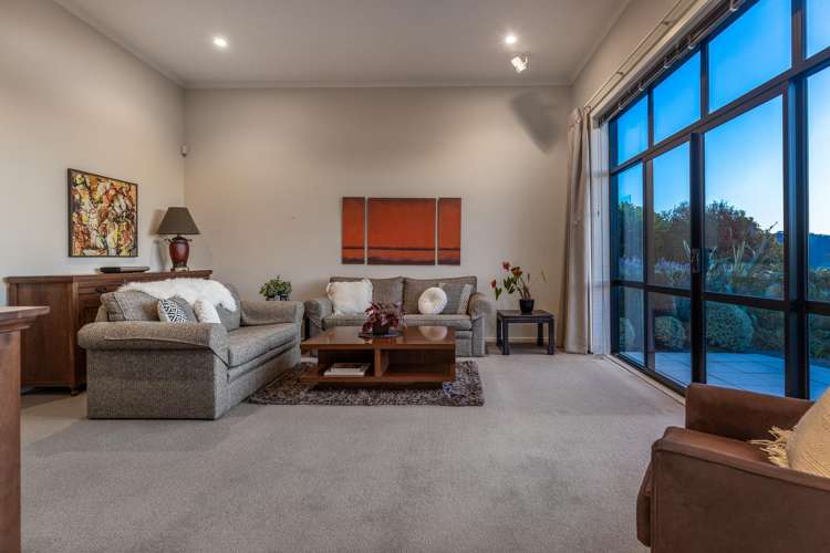 26 Milford Street Aotea_7