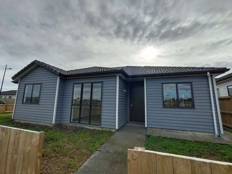 1 Castlepoint Avenue Takanini_2