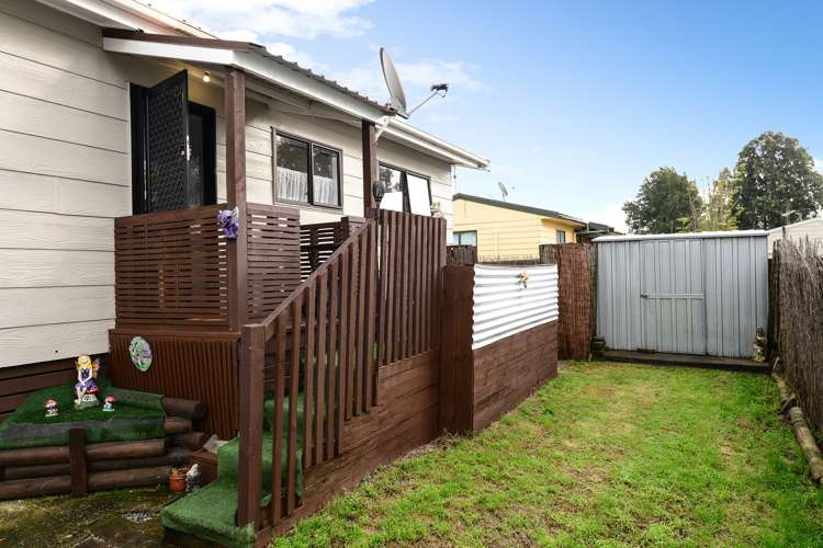 80 Kahikatea Drive Melville_12