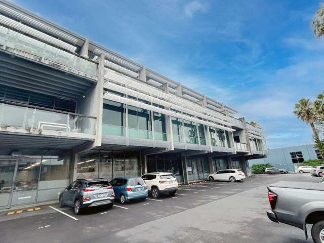 FITTED OUT OFFICE SPACE