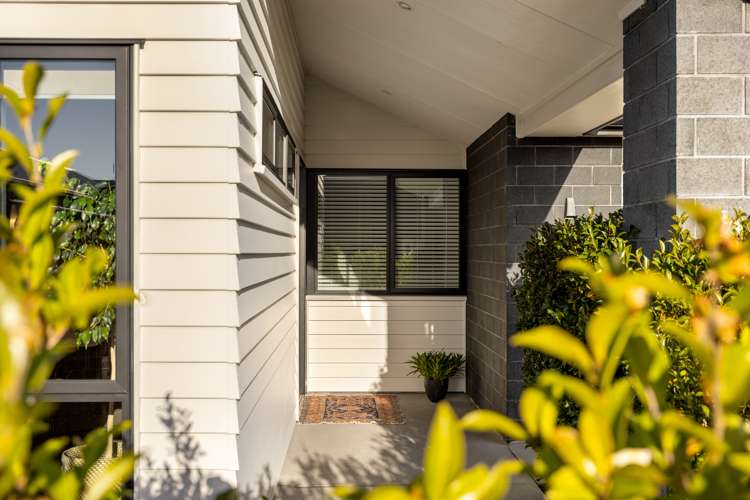 2 Sable Lane Pyes Pa_11