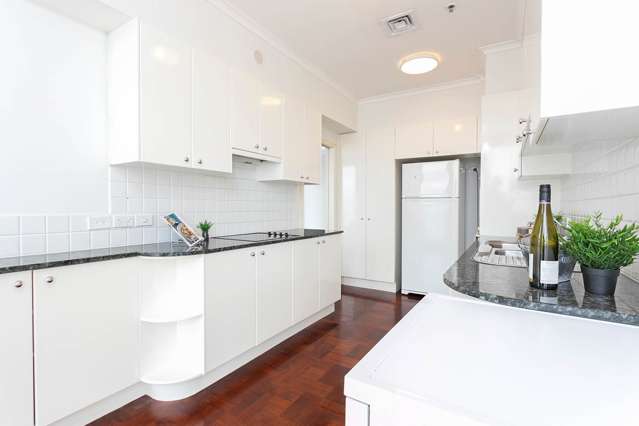 2502/8 Albert Street Auckland Central_1