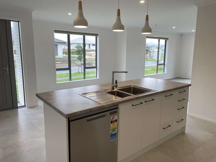 5 Te Paahi Avenue Waiuku_1