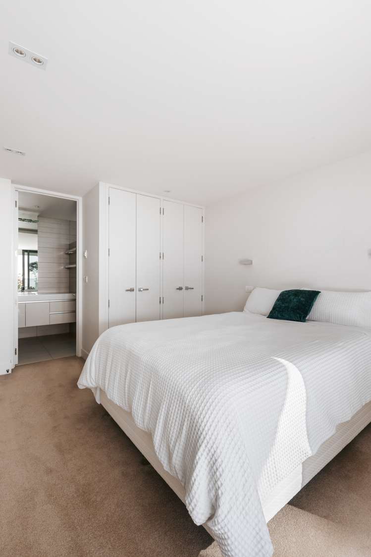 81 Marine Parade Mount Maunganui_25