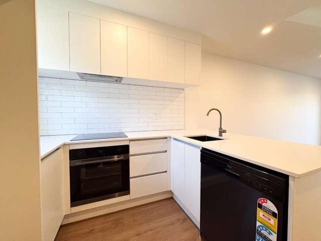 4/12 Molley Green Place 10044_4