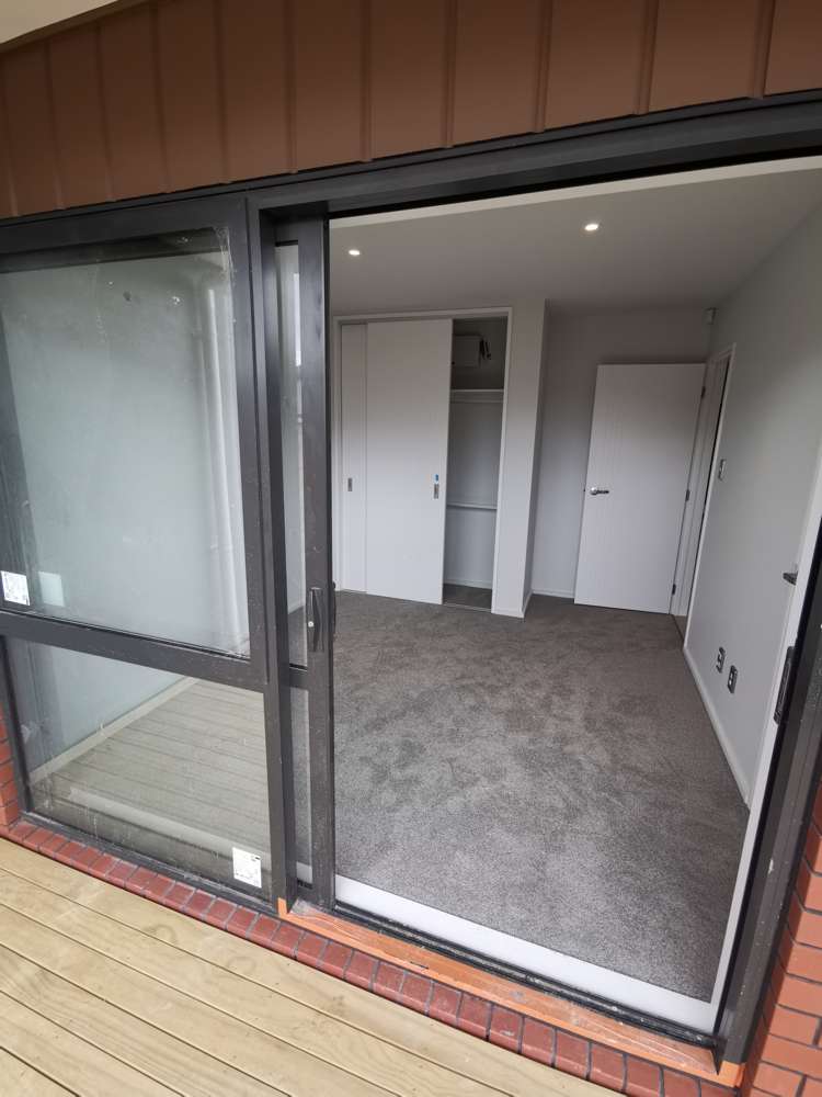 105 Bordeaux Parade Te Atatu South_2