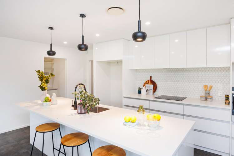 324A College Street West End_18