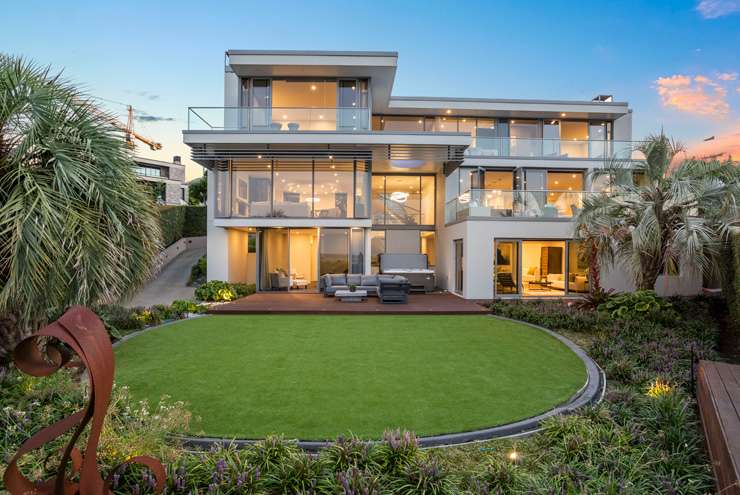 9 Karori Crescent, in Orakei, Auckland, has a touch of Hollywood glamour. The six-bedroom, six-bathroom mansion is for sale by negotiation. Photo / Supplied