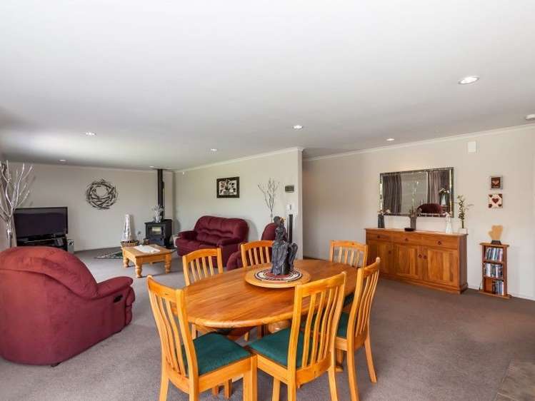 17 Cemetery Road Sanson_26