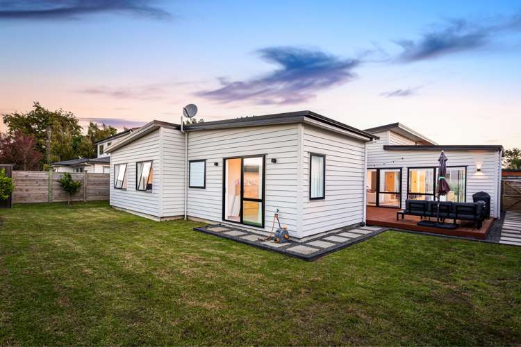 17 Leebank Crescent Riverhead_19