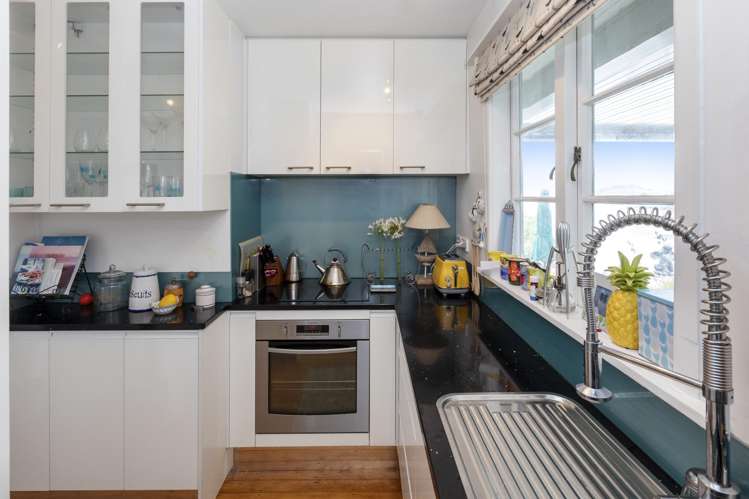 466 Marine Drive Charteris Bay_5