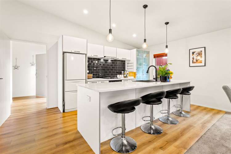 2/72 Spinella Drive Bayview_3