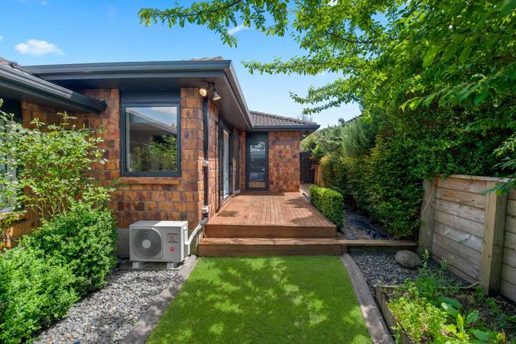 14 Compton Grove Huntington_20