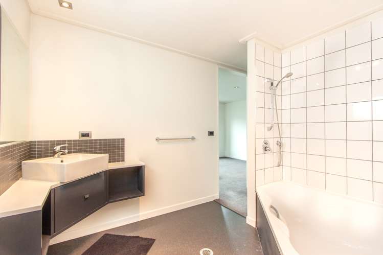 2/11 Dp Larch Street Victoria_13