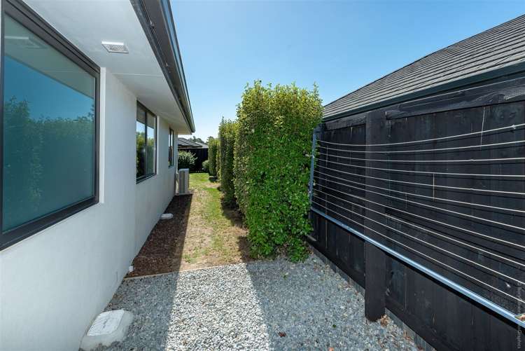 43 Farnborough Way Rolleston_17