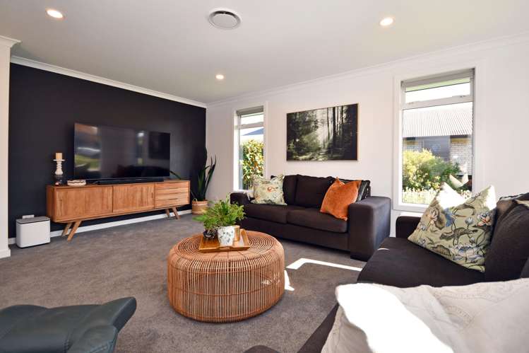 19 Montgomery Crescent Kinloch_10