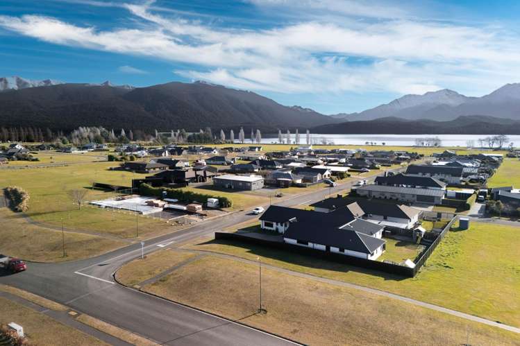 4 Acheron Way Te Anau_32