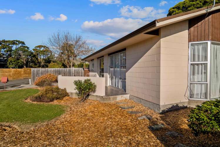 1/8 Hythe Lane Saint Martins_19