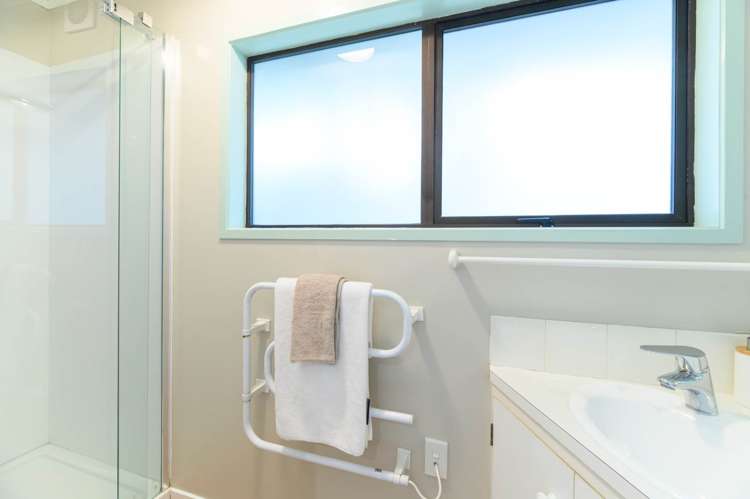 3 Kaurimu Rise Titirangi_17