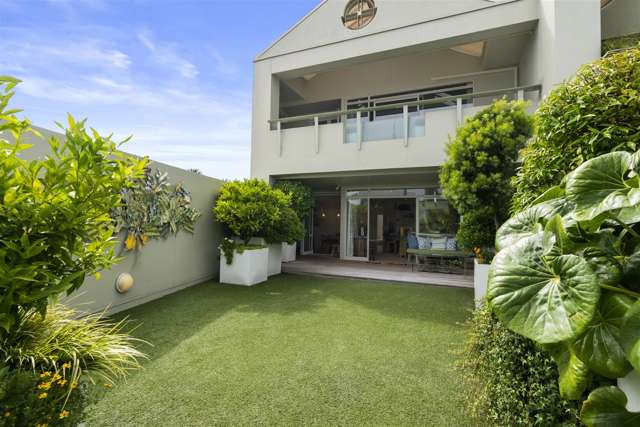 1a/2 Queens Parade Devonport_2