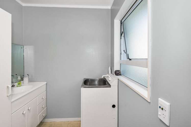 127 Hutchinson Avenue New Lynn_18