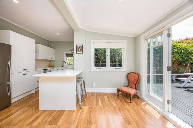 8 Craigbank Avenue New Lynn_16