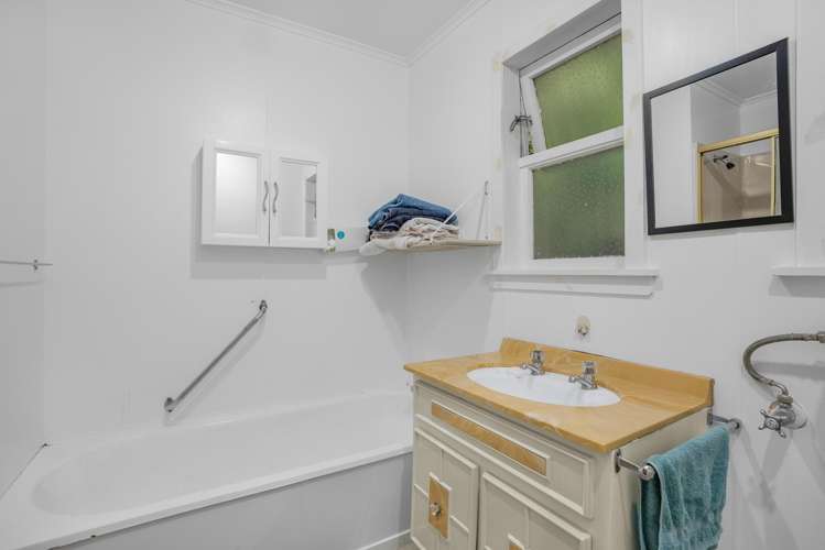 4 Karaka Street Otaki Beach_12