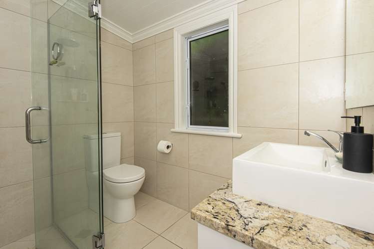 32 Ewing Road Riverside_11