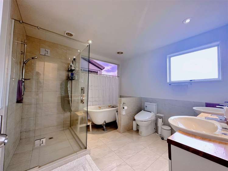 51 Trafford Street Harewood_5