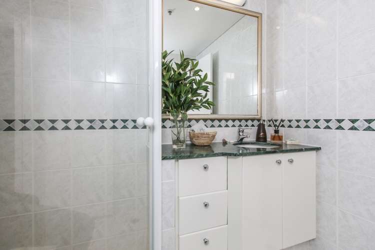 2004/8 Albert Street Auckland Central_15