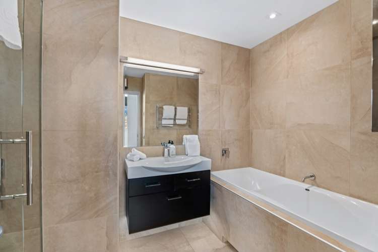 23 Olivers Place Queenstown_20