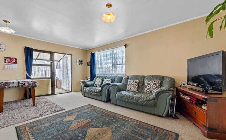 2/5 Mon Desir Place Manurewa_5