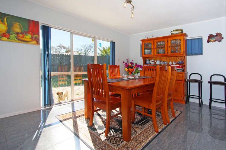 11 Settlers Cove Manurewa_2