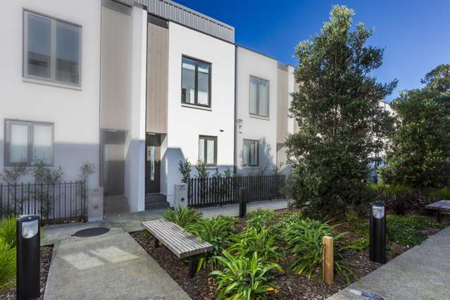 Handy & Easy Lifestyle at Park Avenue!