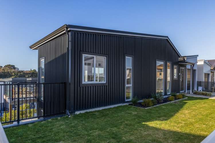 32 Hokioi Drive Porirua_19