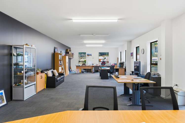 28 Boomer Street Green Island_12