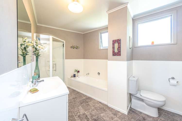 146 Great North Road Otamatea_17