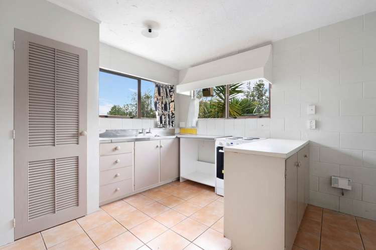 38 Makora Road Massey_34