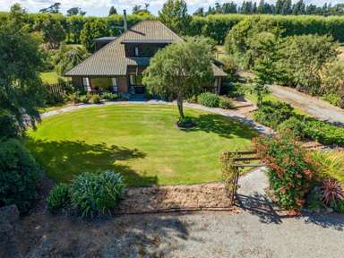 49 Beach Road East_1