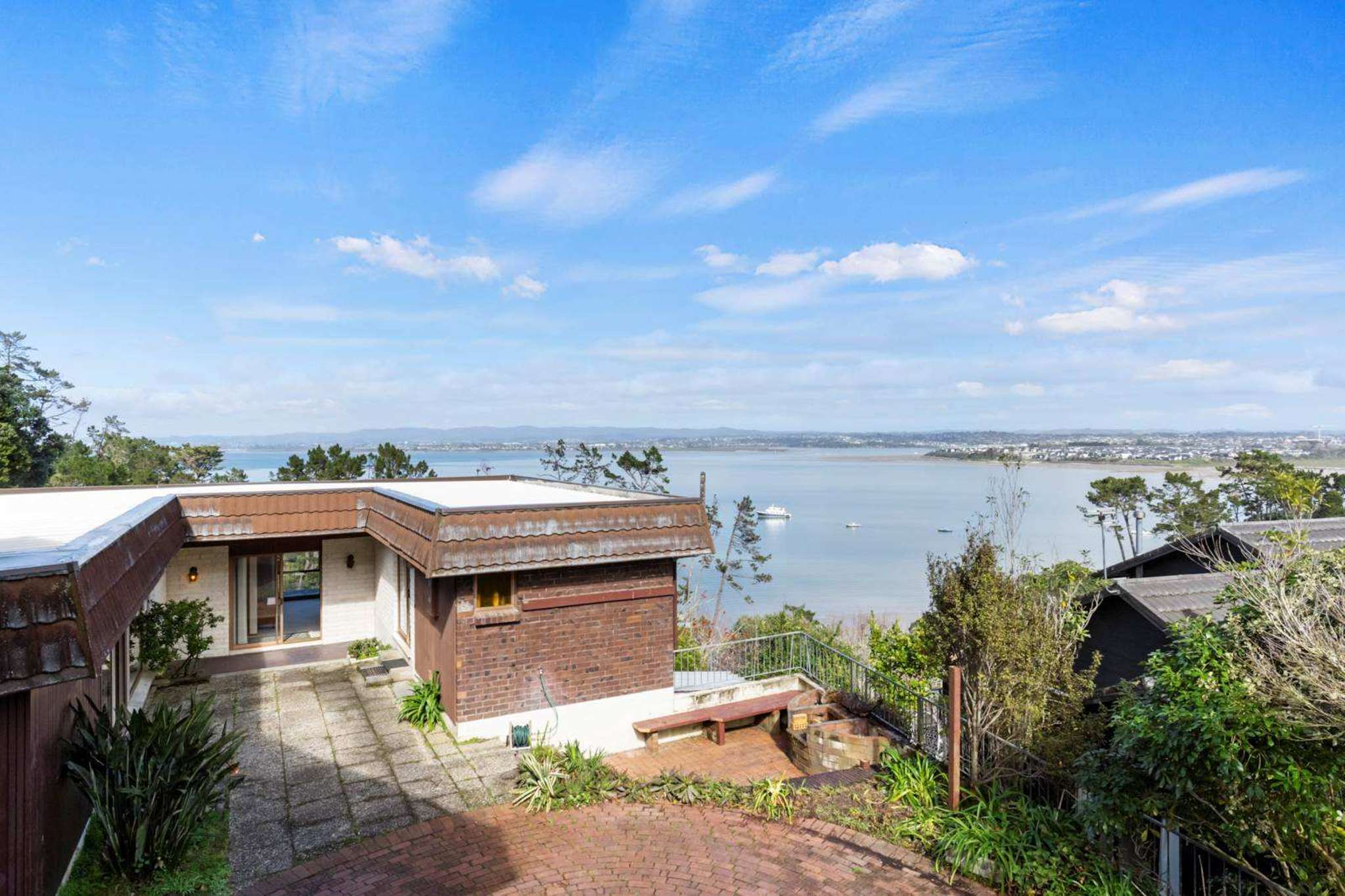 ‘Do you detonate?’ Worst house on the best street sells for just over $1m