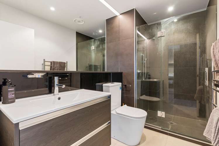 601/21 King Street Mount Cook_5