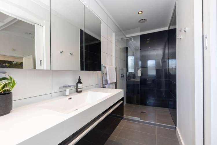 53 Hutchinson Avenue New Lynn_13