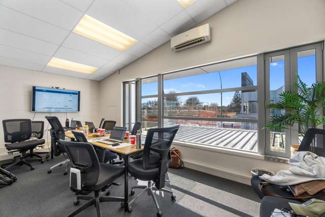 First floor/919 Victoria Street Hamilton Central_1