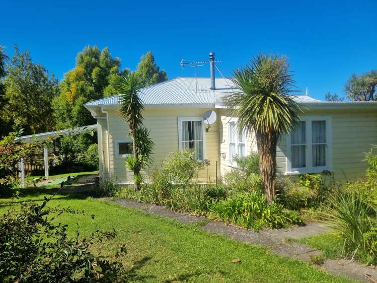 20 Makomako Street Pongaroa_22