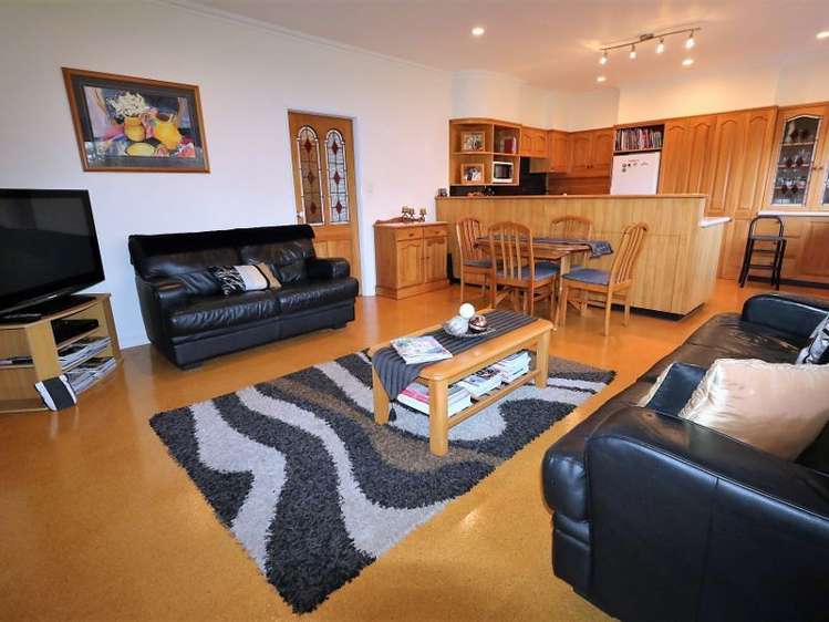 64 Richmond Road Carterton_9