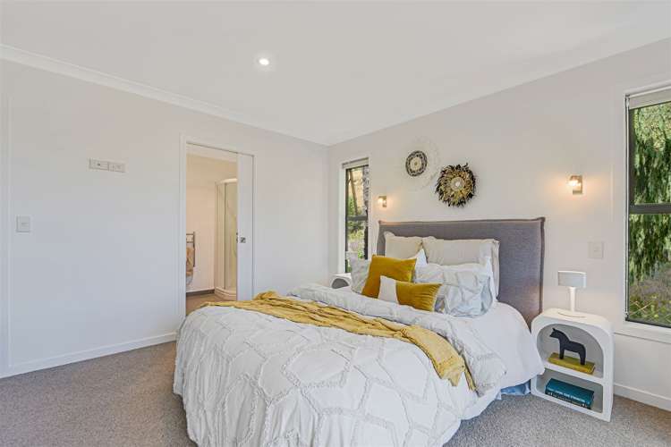 32 Sunningdale Drive Stoke_14