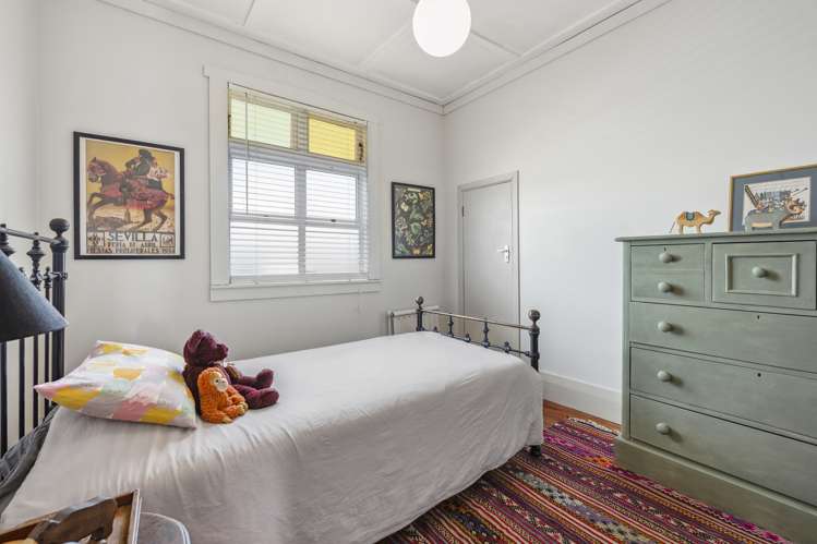 44 Robertson Street Glenholme_10