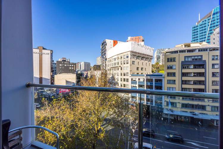 709/2 Beach Road Auckland Central_2