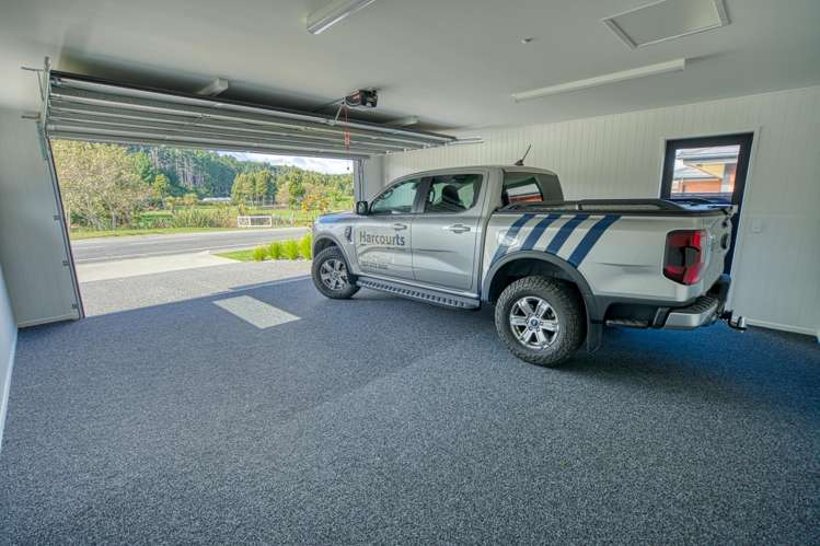 160 Coulson Road Paroa_31